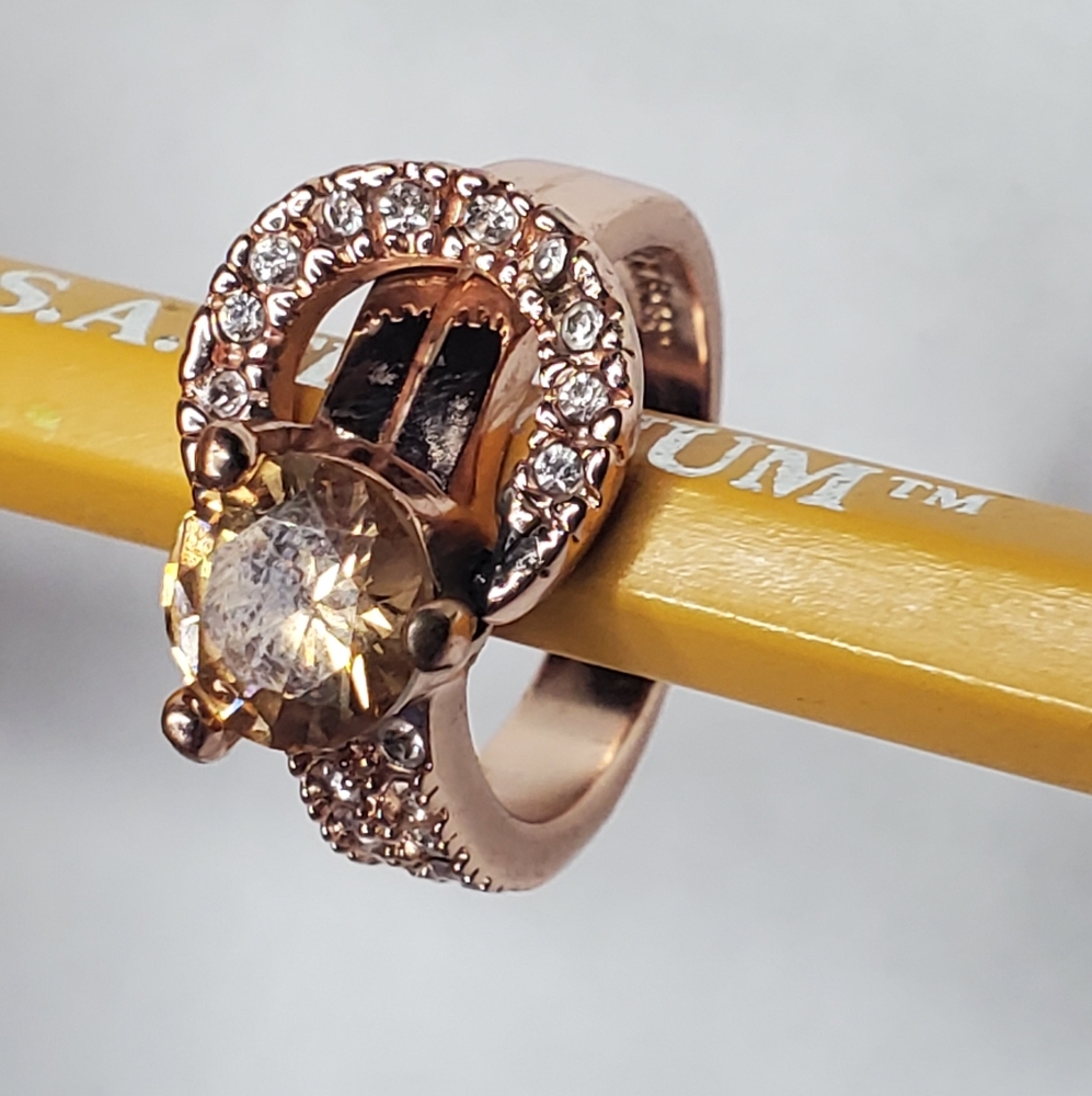 10k Gold ring with yellow crystal